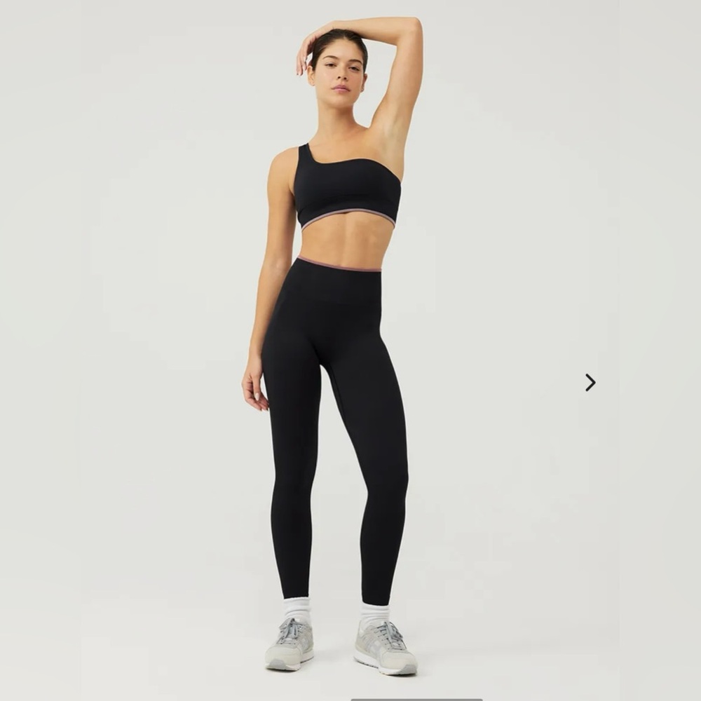 Outdoor Voices SeamlessRib 7/8 Legging - Black - Picture 4 of 5
